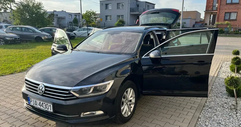 Volkswagen Passat cena 53900 przebieg: 230000, rok produkcji 2016 z Leżajsk małe 191